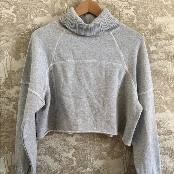 Aerie New Heights turtleneck - Picture 1 of 6